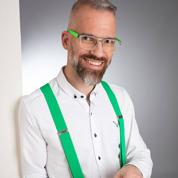 Mein Name ist Henning König und habe im März 2019 KBT Optik in Moordorf gegründet.